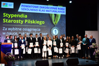 Pożegnanie maturzystów i wręczenie stypendiów Starosty Pilskiego