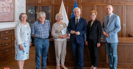 Przedstawiciele Towarzystwa Pomocy Chorym z wizytą u starosty 