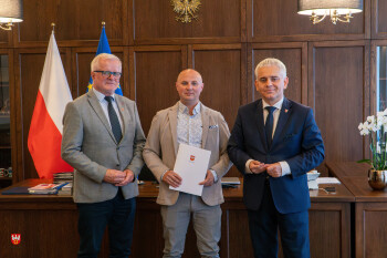 Umowa na remont drugiego odcinka drogi Stara Łubianka-Dobrzyca 