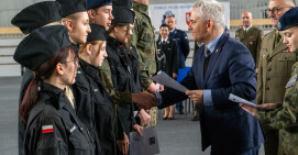 Ślubowanie i awanse kadetów klas mundurowych 