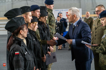 Ślubowanie i awanse kadetów klas mundurowych 