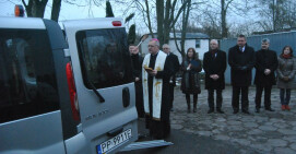 Leżenica z nowym autem