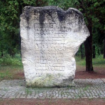 Drzewostan na cmentarzu wojennym będzie pod opieką Powiatu Pilskiego
