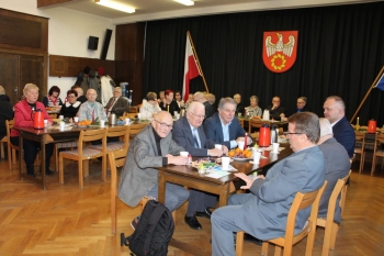 Emeryci byłego Urzędu Wojewódzkiego na spotkaniu w Starostwie