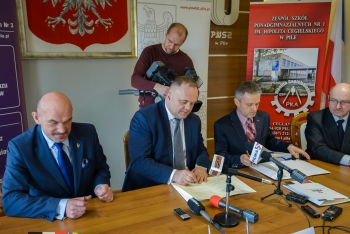 Umowy patronackie PWSZ w Pile z „Mechanikiem” i „Budowlanką”podpisane!