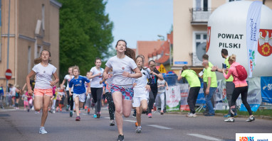 Ćwierćmaraton Muzyczny ulicami Piły. Pobiegło 500 zawodników 