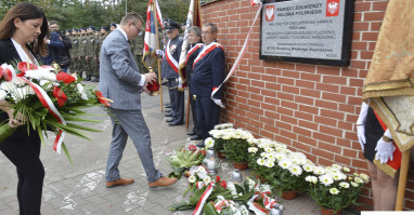 Odsłonięcie tablicy ku pamięci żołnierzy Bitwy Warszawskiej