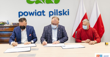 Powiat Pilski wspiera sport - podpisanie kolejnych umów 