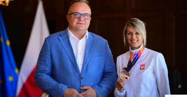 Starosta gratuluje Justynie Franieczek lekkoatletycznych sukcesów