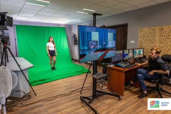 Praktyczne zajęcia uczniów w nowym Wirtualnym Studiu Telewizyjnym