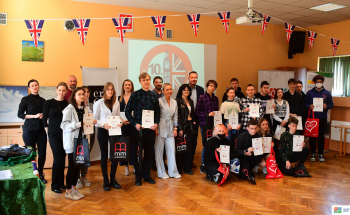 Laureaci Powiatowego Konkursu Języka Angielskiego szkół średnich 