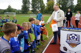 Turnieje Żaków organizowane przez szkółki piłkarskie
