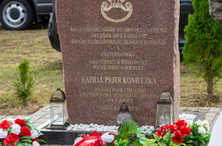 pomnik kaprala Piotra Komieczki 