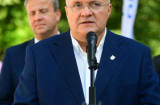 starosta Eligiusz Komarowskiradna Iwona Schulz